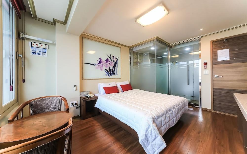 Geojedo Hakdong Sunrise Ocean View