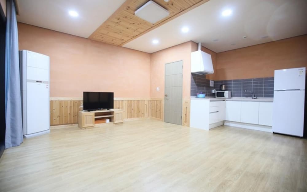 Hapcheon Gayasan Hwangtomaeul Pension