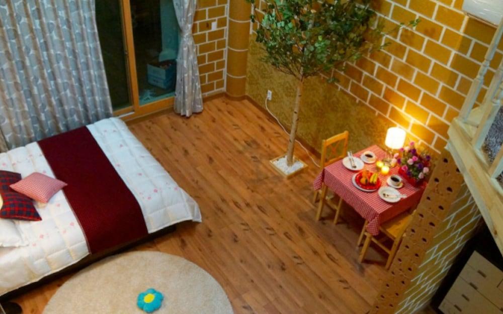 Taean Gomseom Hwangto Pension