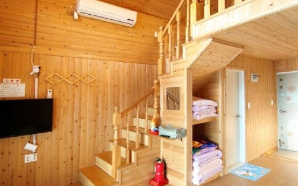 Goseong Family Pension