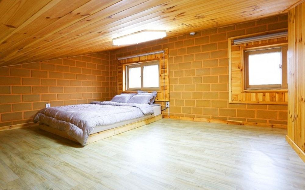 Goseong Sanmaru Pension