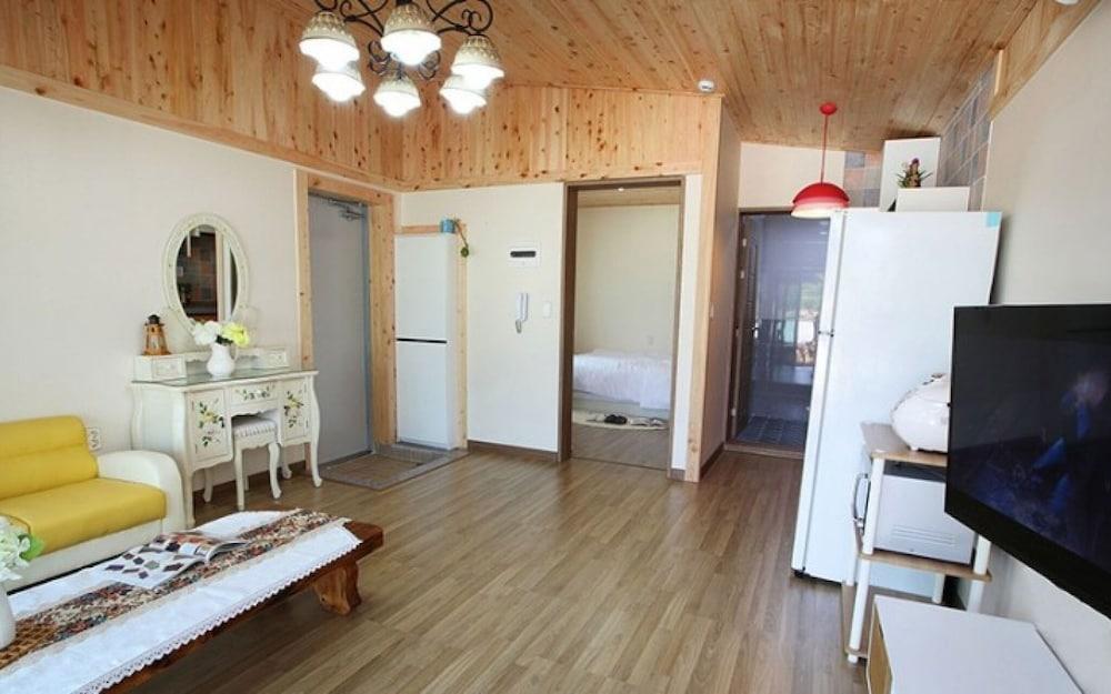 Hadong Doredore Pension