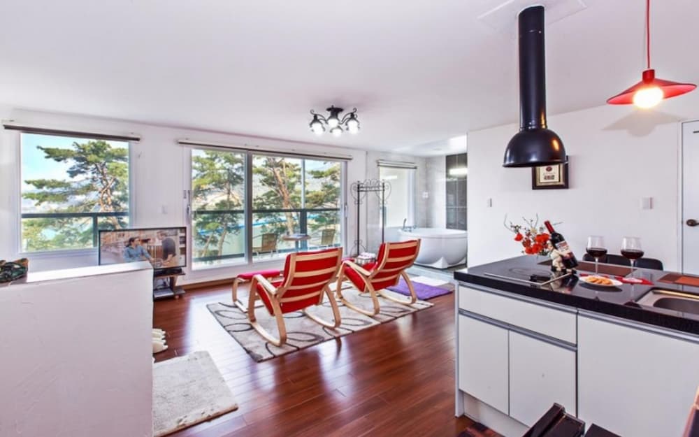 Jecheon Montmartre Pension