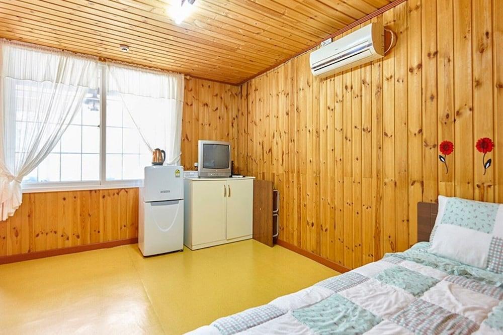 Pocheon Blooming Hill Pension