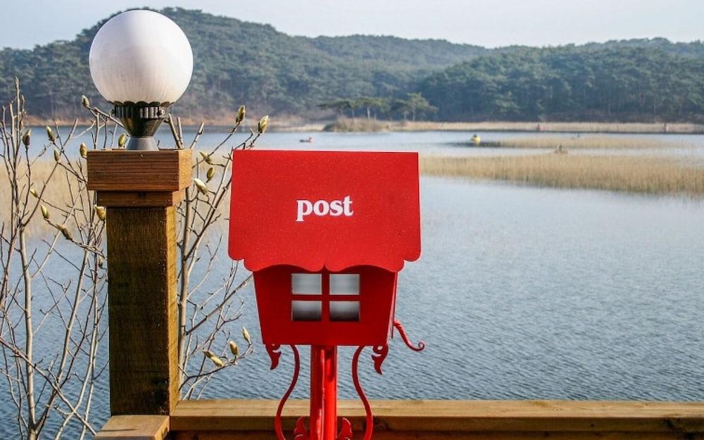 Taean Sky Lake Pension