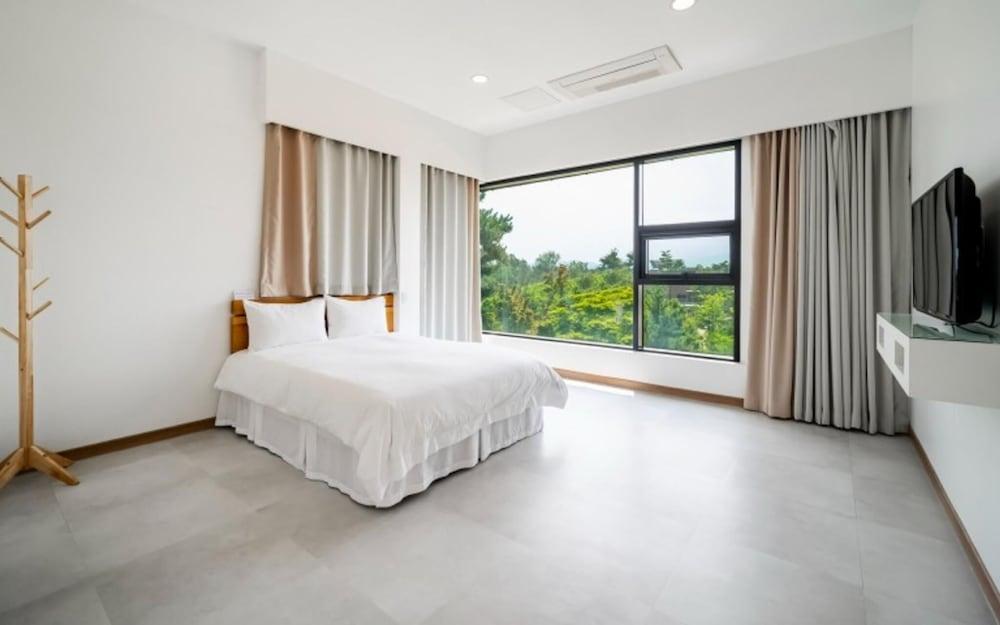 Goseong Morning View Pension