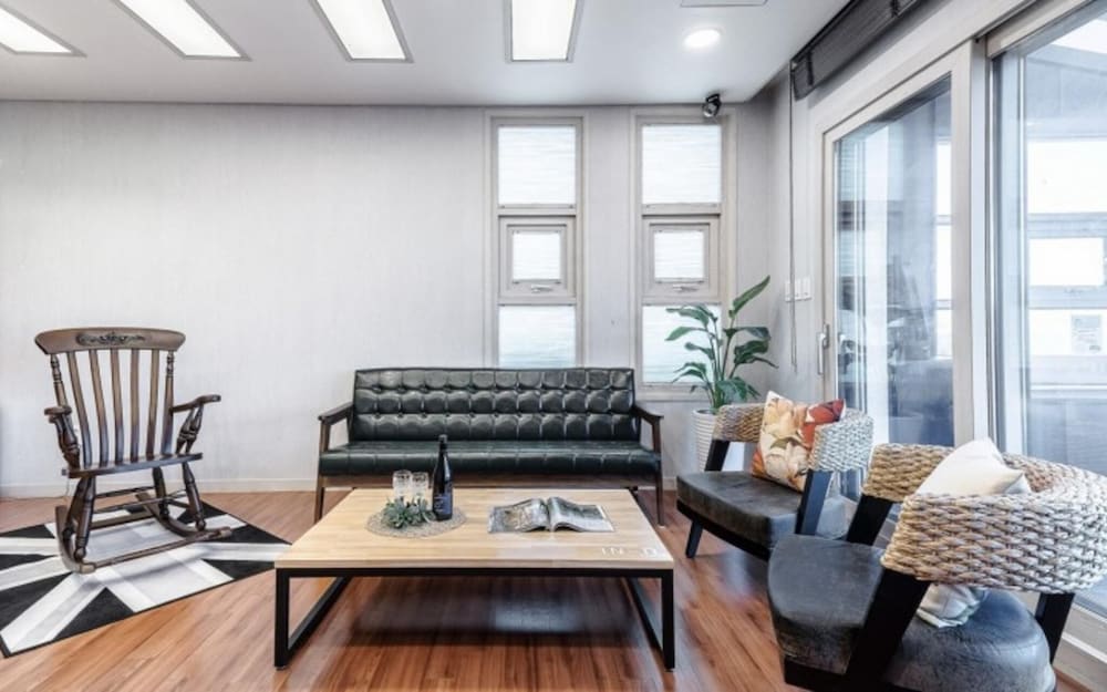 Pohang Unipool Villa