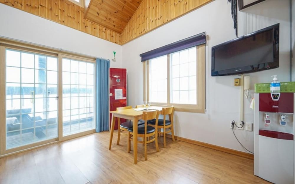 Geojedo Chongsol Pension