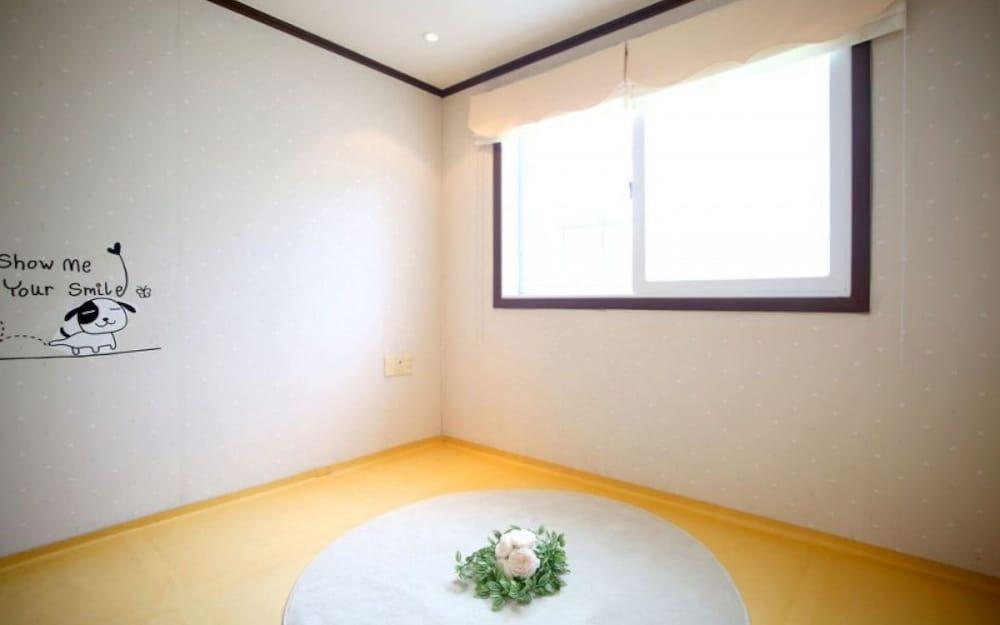 Taean Seogyanguichueok Pension