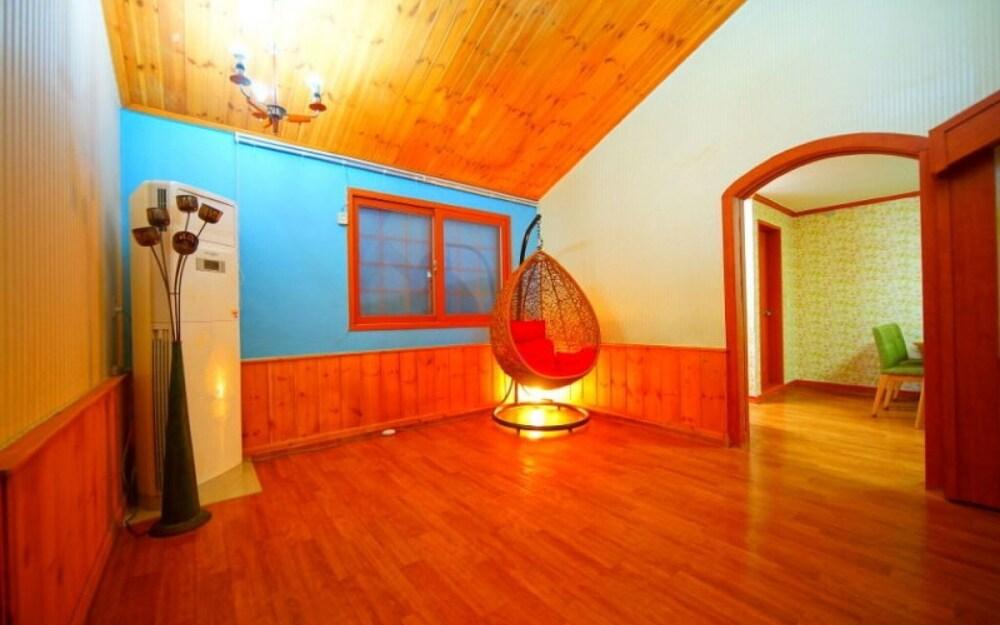 Goesan Namusori Pension