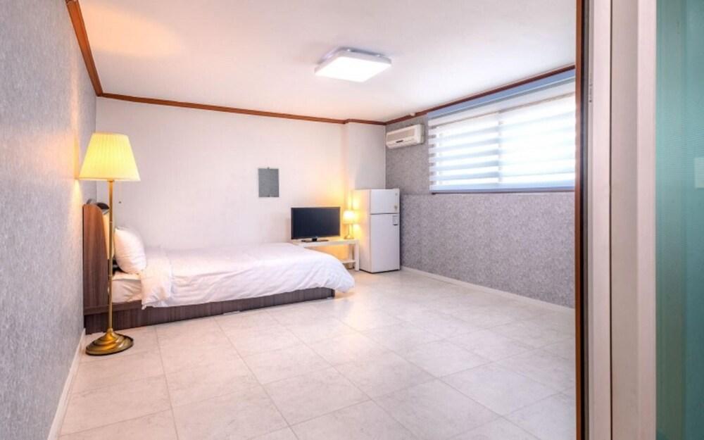 Sokcho Fairy Pension