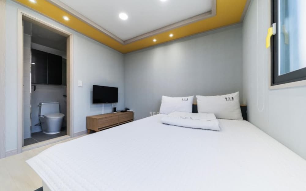 Busan Haeoreum Pension