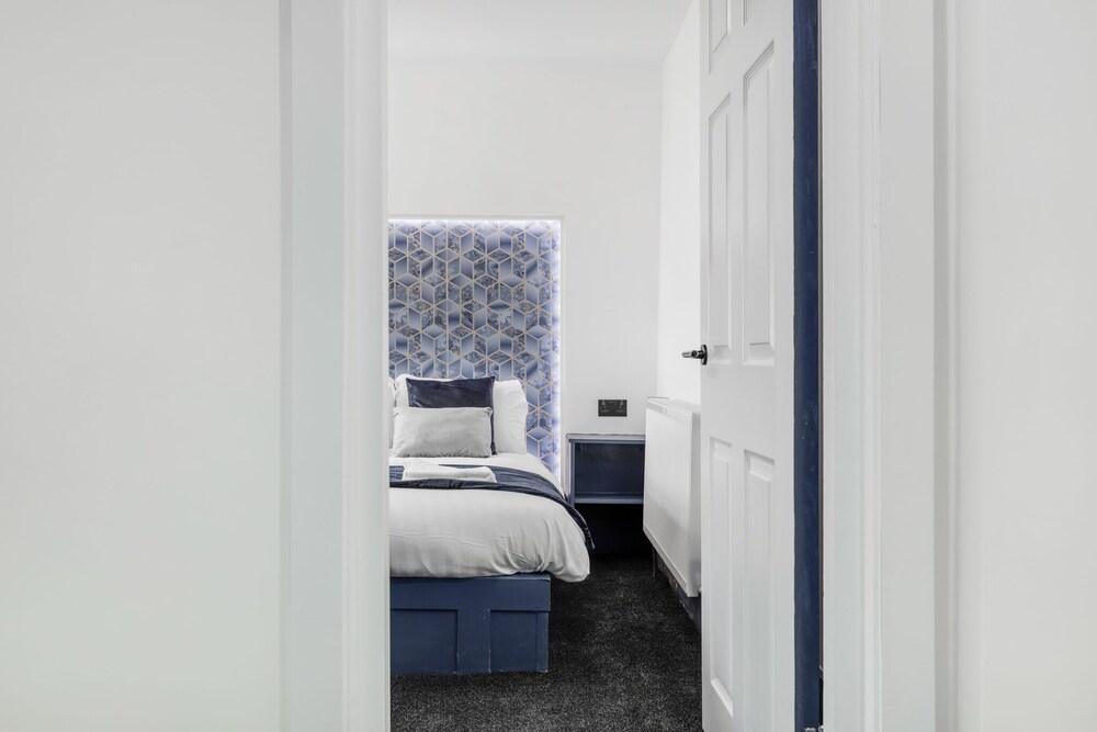 Crystal Towers Sasco Apartments