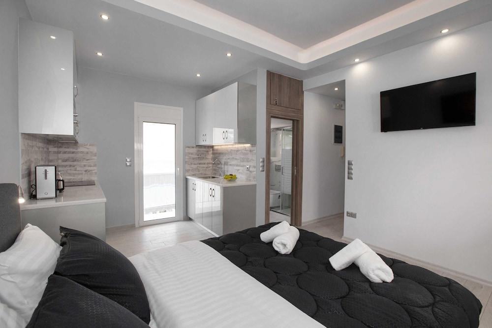 Studio penthouse near Acropolis by GHH