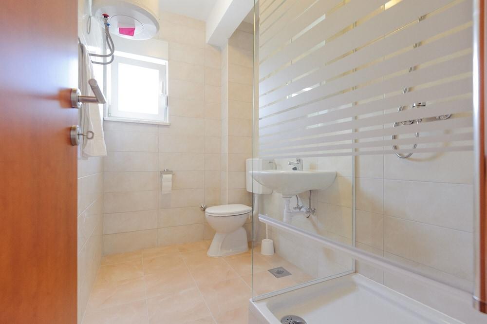 A3 - Spacious apt With the sea View & use of Pool