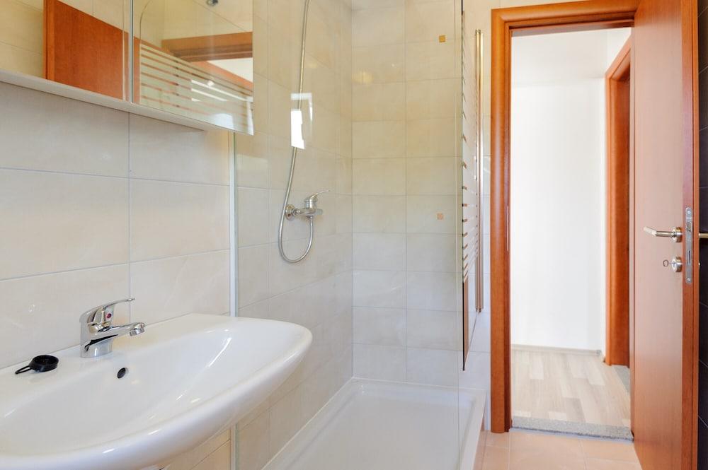 A3 - Spacious apt With the sea View & use of Pool