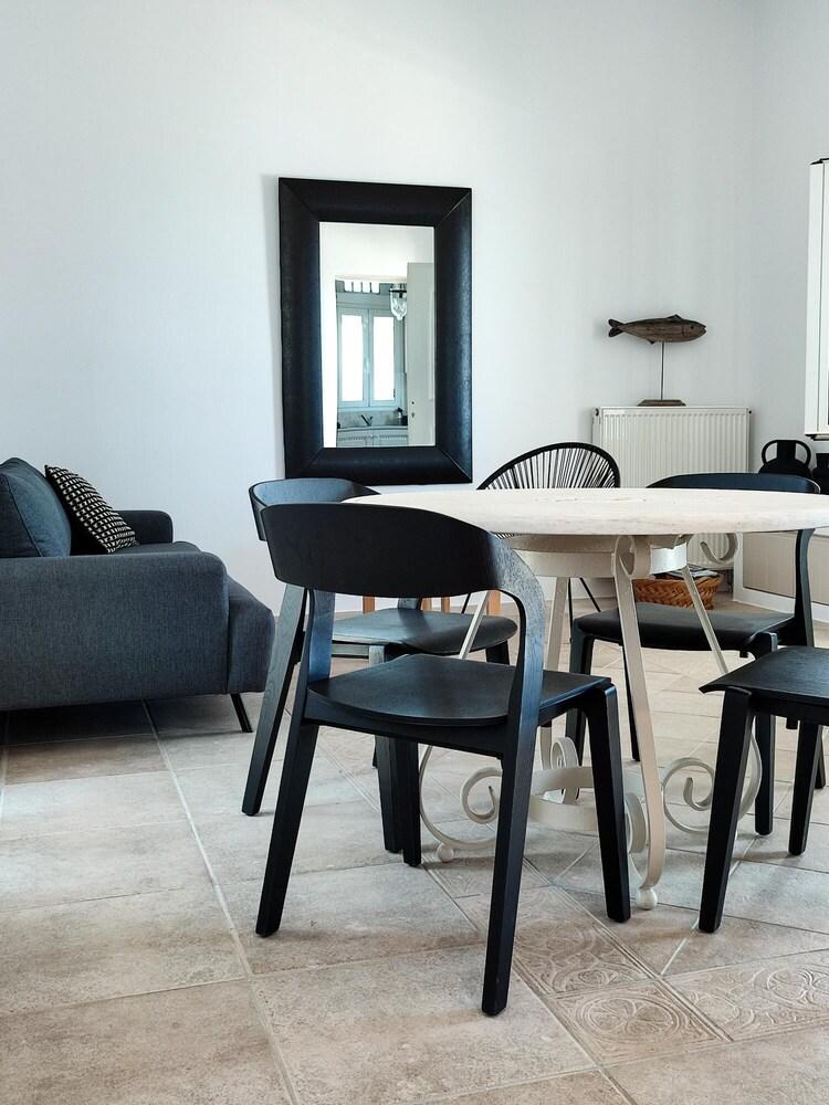 La Chapelle Est in Tinos