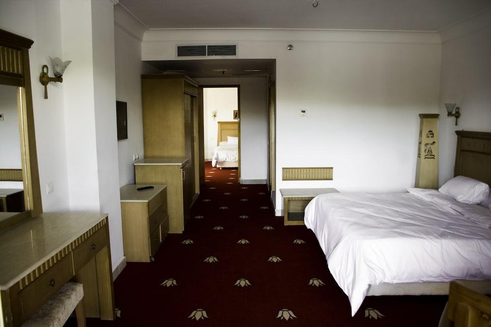 Regency Pyramids View