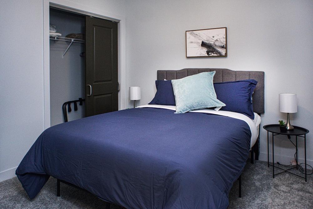 FRONTDESK District at 6th Des Moines