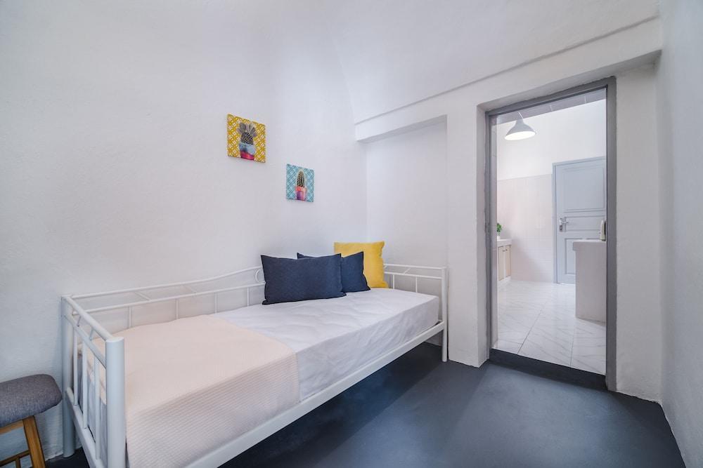 Villa Tholos - 400m from Kamari Beach