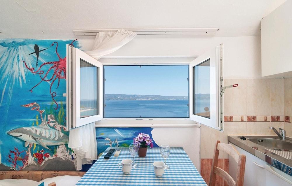 Beautiful Apartment in Omis With