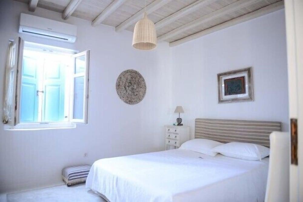 Stunning Villa With Pool in Mykonos