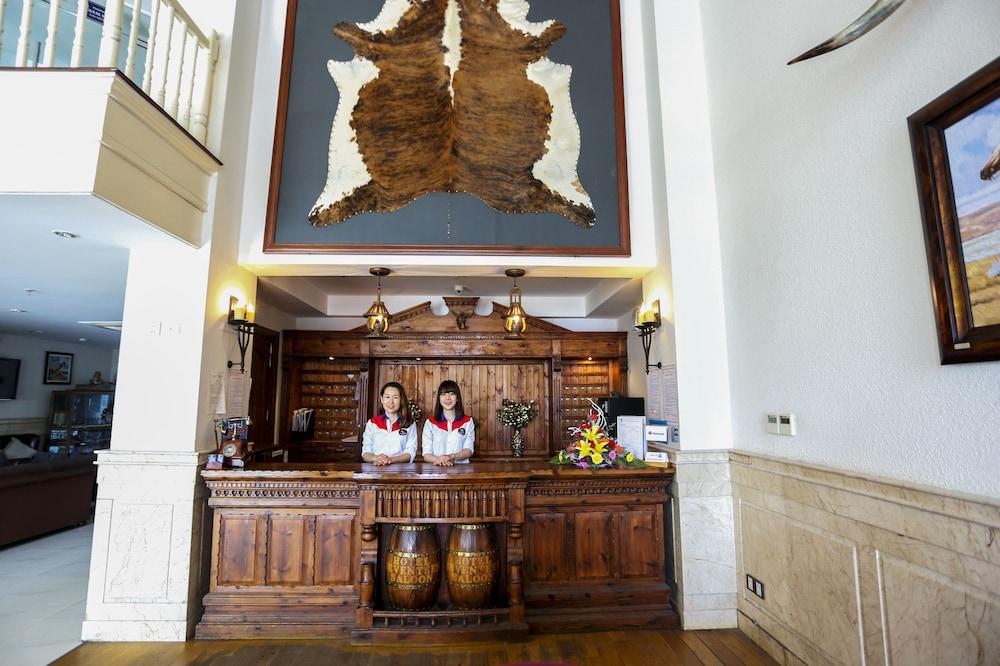 Seventeen Saloon Hotel