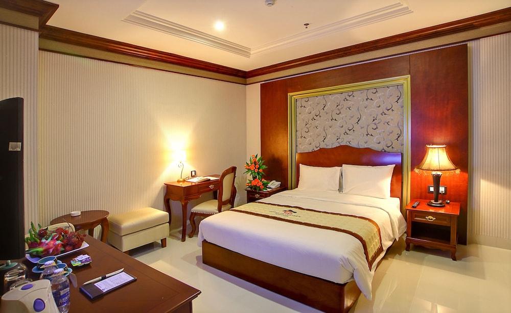 Seventeen Saloon Hotel