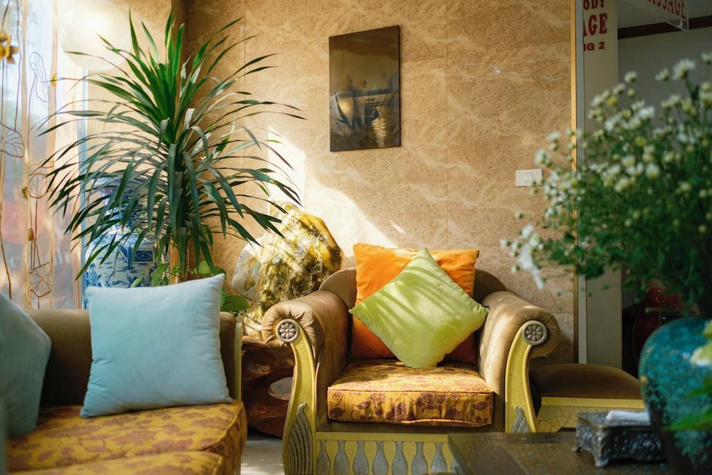 Sunset Westlake Hanoi Hotel