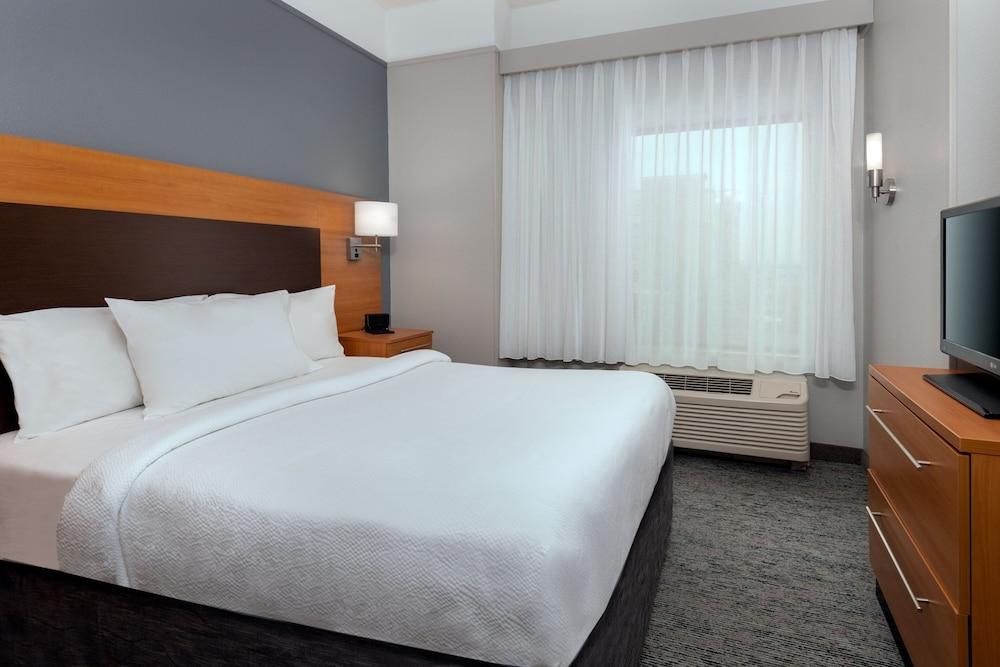 TownePlace Suites Buffalo Airport
