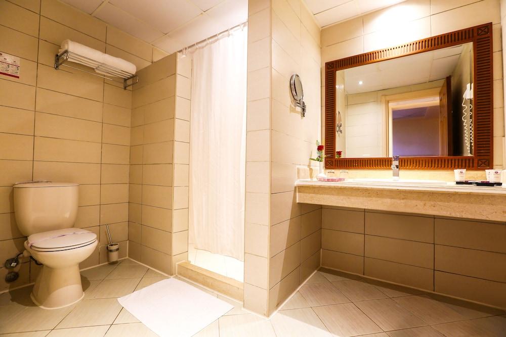 Charmillion Gardens Aquapark