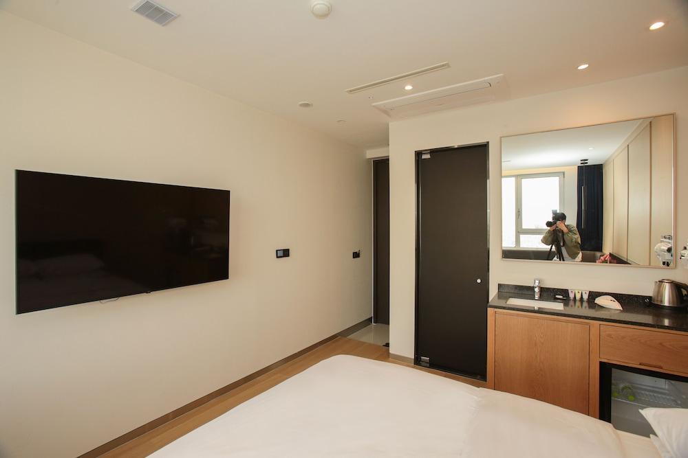 Hotel The Designers Hongdae