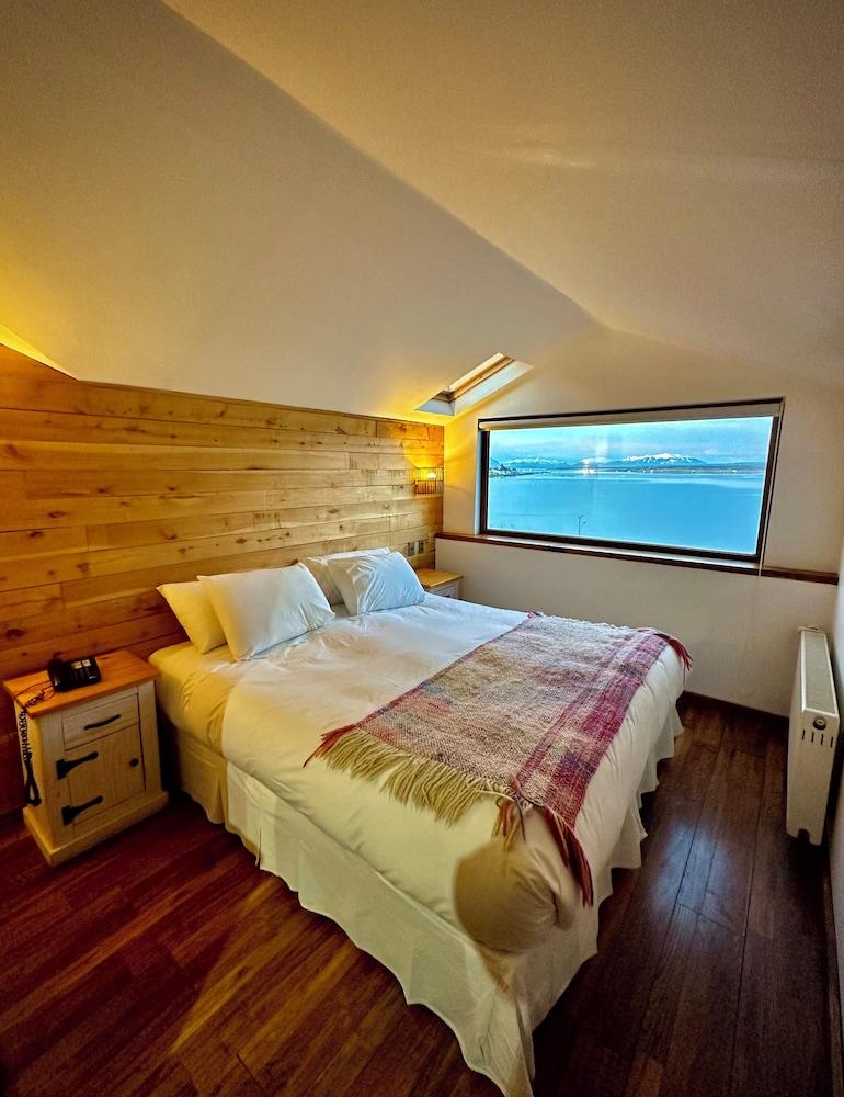 Weskar Patagonian Lodge