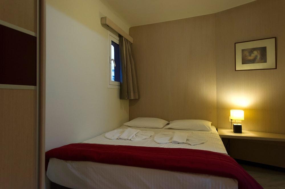 Seafalios Apartments