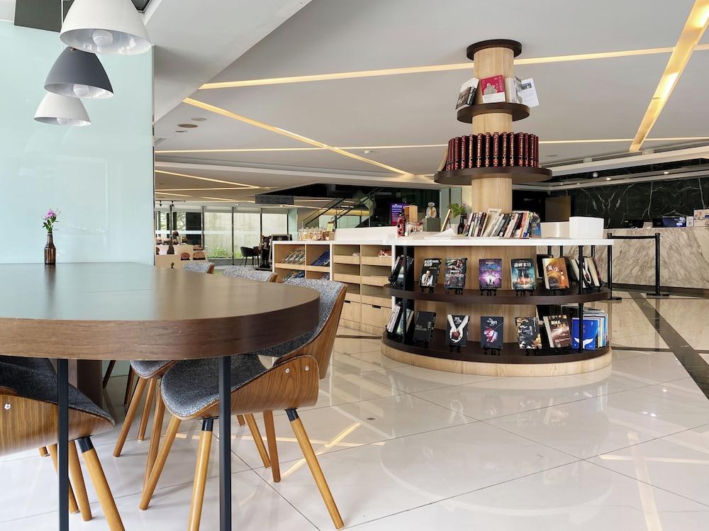 CHECK inn SELECT Hualien LinSen