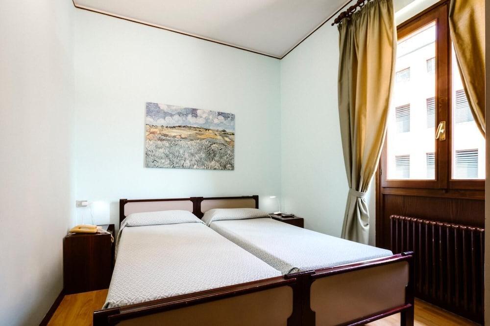 Hotel Meublé Moderno