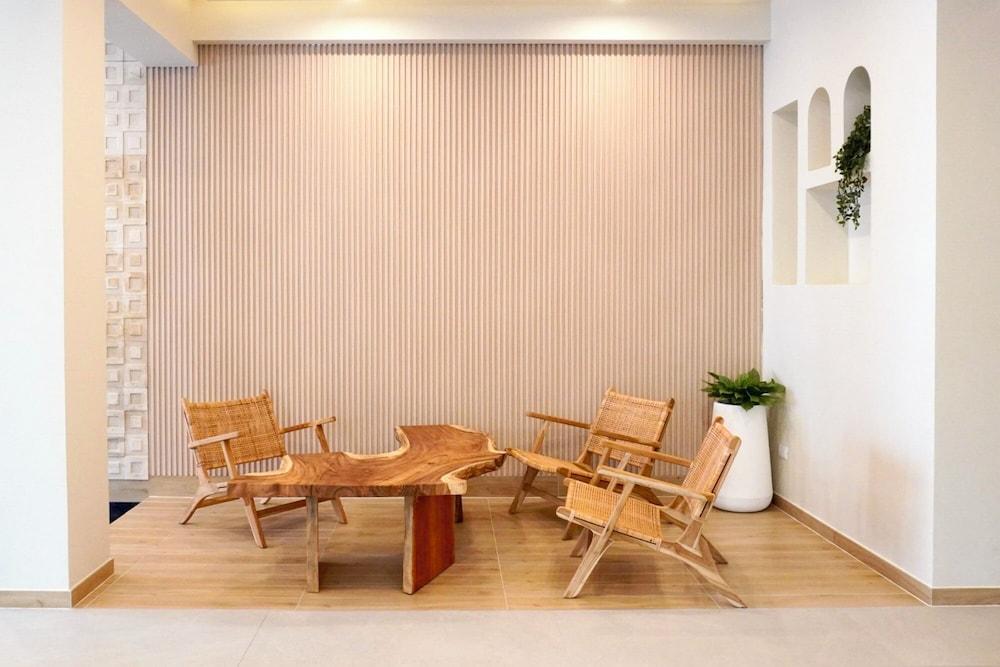 KC Beach Club & Pool Villas