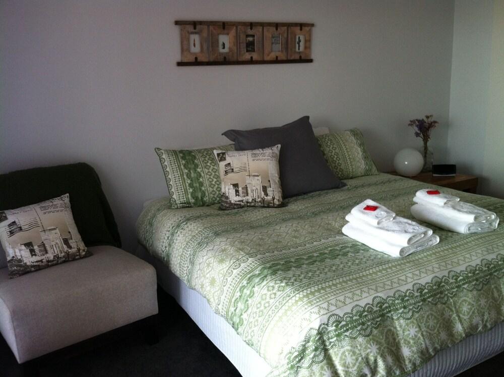 Corinella On The Esplanade Bed & Breakfast