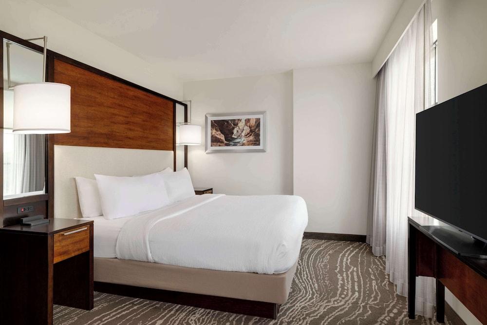 Embassy Suites Chattanooga / Hamilton Place