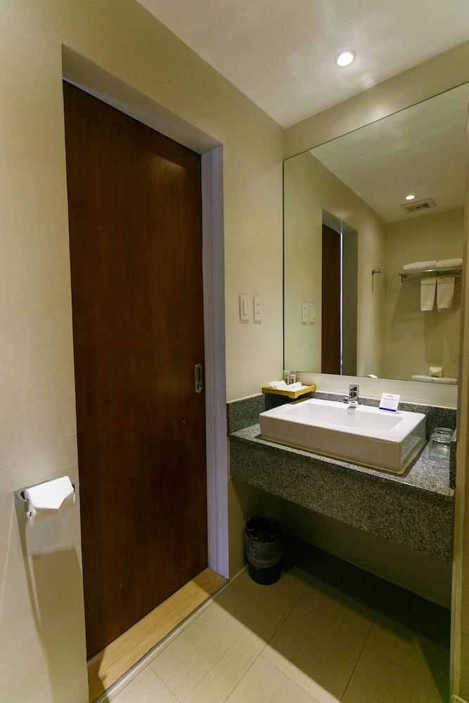 Solea Seaview Resort