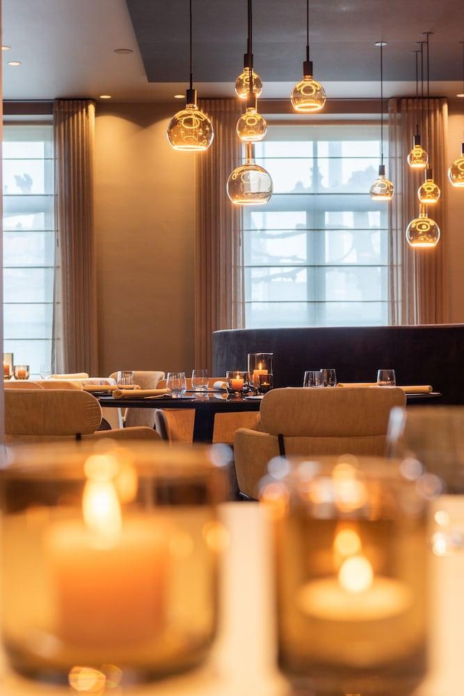 De Barrier - Different Hotels