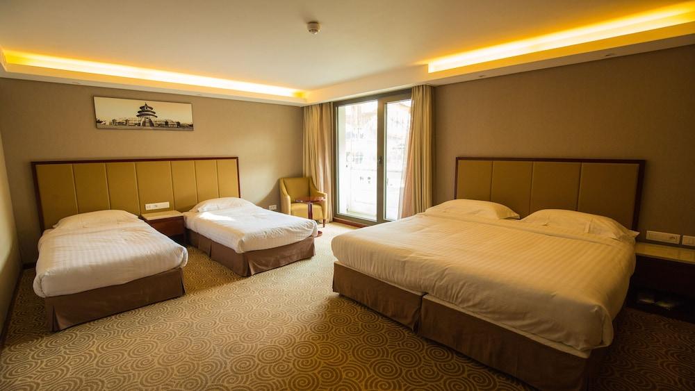 Huatian Chinagora Hotel