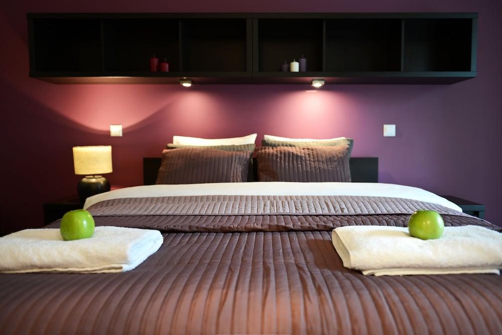 Angel Plaza Apartments