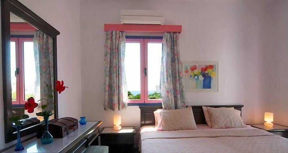 Cybele Suites & Apartments