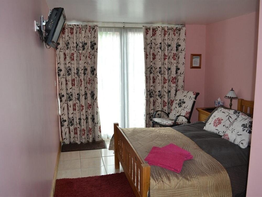 Woodview Bed & Breakfast