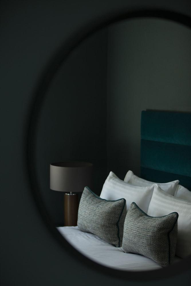 The Orchard Park Hotel