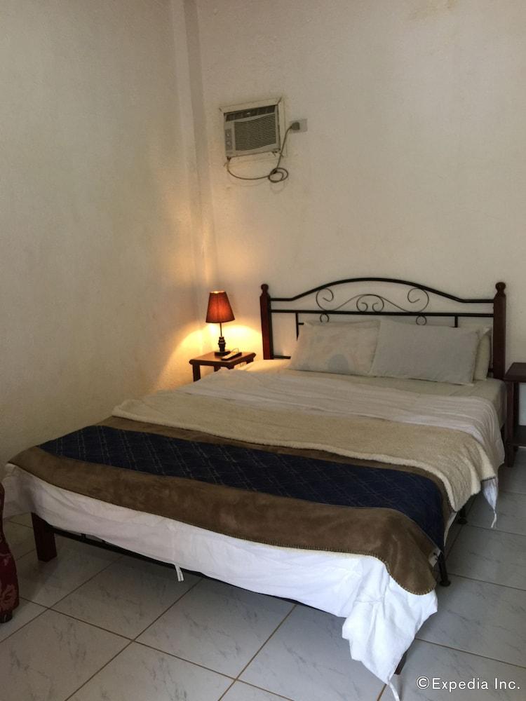 Acacia Sunset Village Inn