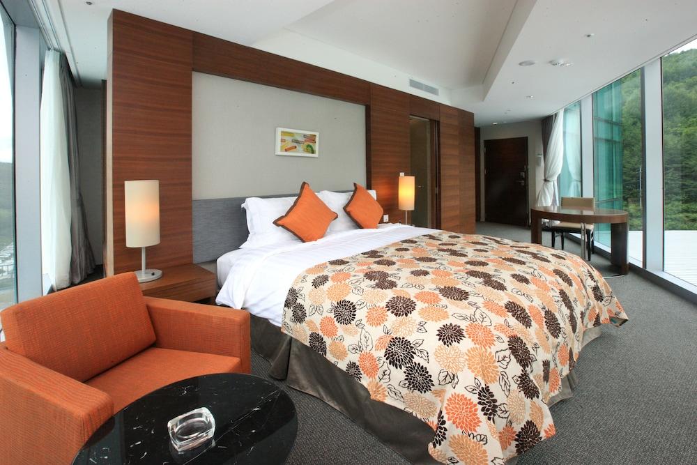 High1 Grand Hotel Convention Tower