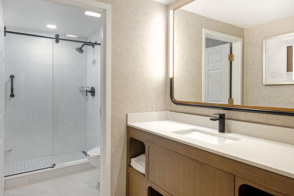 Hotel Flor Tampa Downtown, Tapestry Collection by Hilton