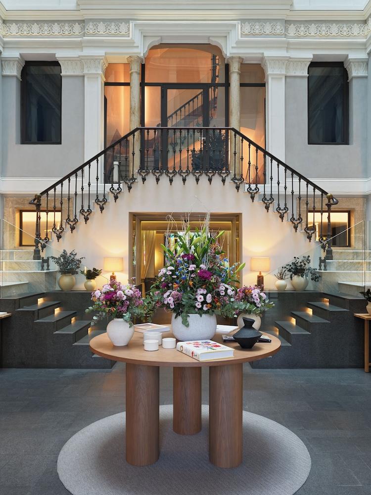 H10 Urquinaona Plaza